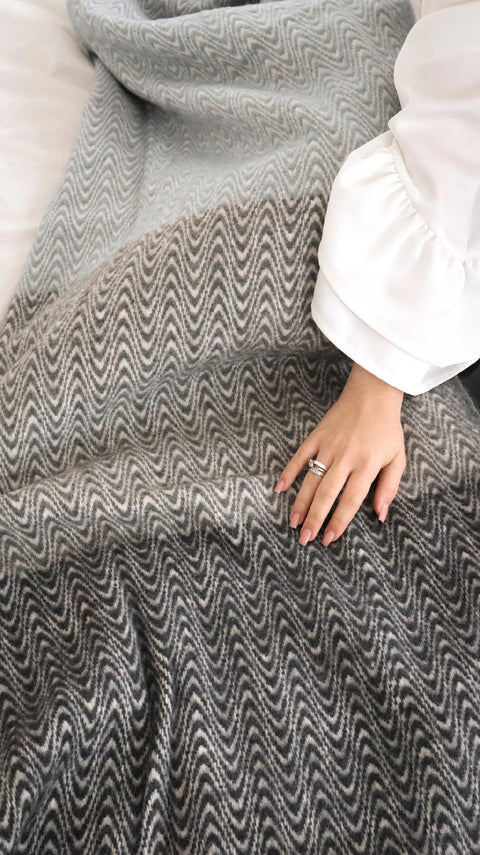 Elf Grey-Blue & Black New Zealand Wool Blanket 140×200 cm – Elegant Geometric