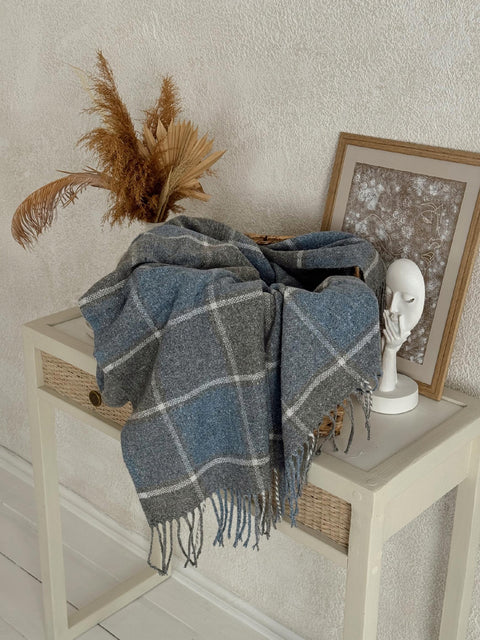 Плед Palermo Soft Blue у синьо-сіру клітинку з китицями з суміші вовни 140×200 см