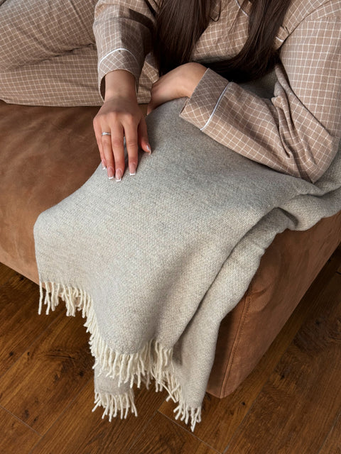 Merino Heathered Koc z wełny meryno w odcieniu popielatym 140x200 cm- ciepły i przytulny
