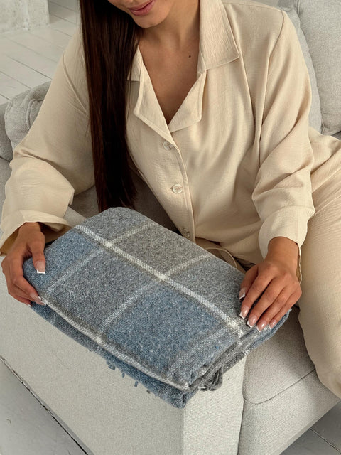 Плед Palermo Soft Blue у синьо-сіру клітинку з китицями з суміші вовни 140×200 см
