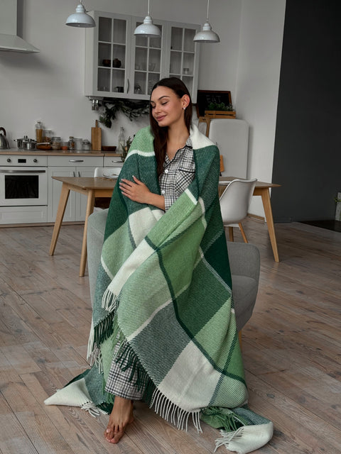 Elf Green & Ivory Koc z wełny nowozelandzkiej w kratkę z odcieniami zieleni 170x210 cm