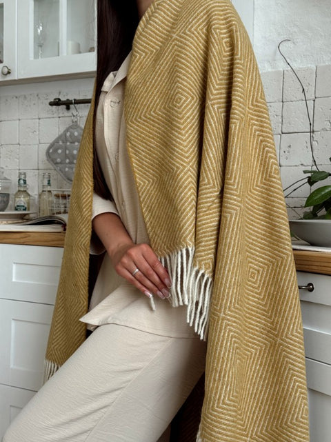 Marsel Lille Elegancki Koc z wełny merynosa 140×170 cm, dekoracyjny diamentowy wzor