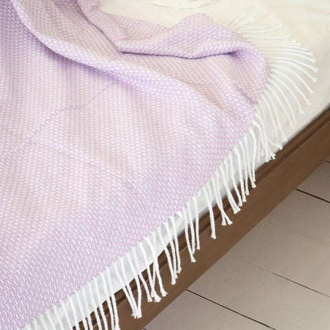Valencia Boucle Koc Boho bawełniany  140×200 cm, dekoracyjny ażurowy w liliowym kolorze