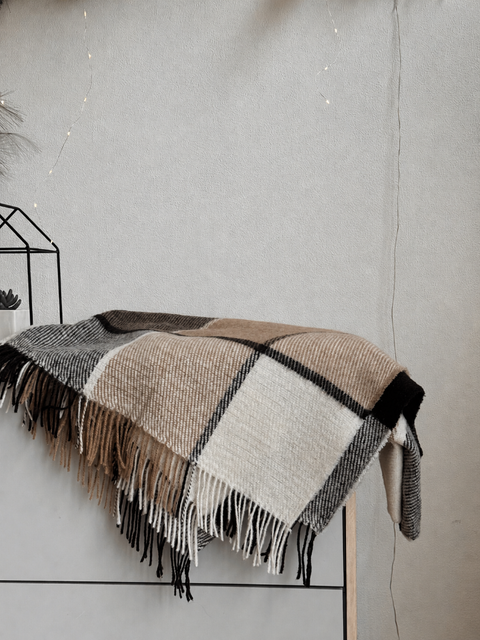 Elf Beige & Brown Koc z wełny nowozelandzkiej 140×200 cm krata w odcieniach beżu