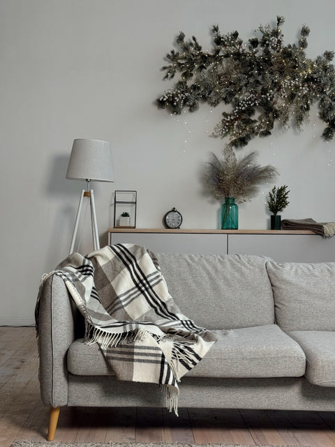 Merino Checked Throw Koc wełniany w klasyczną kratę 140x200 cm - elegancki, dekoracyjny