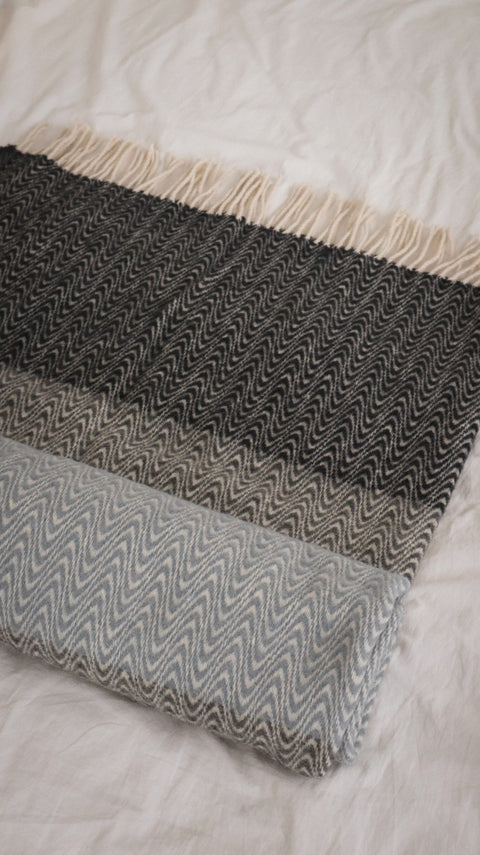 Elf Grey-Blue & Black Koc wełniany w odcieniach szarości 140x200 elegancki geometryczny